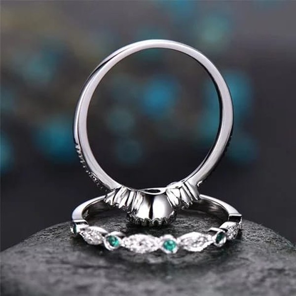 SIGNATURE COLLECTIONS SGR007 Romantic Confession Emerald Green Dual Rings-4856