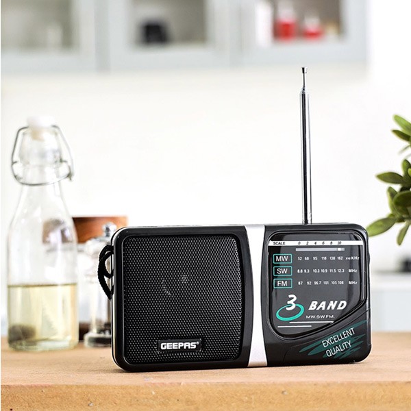 Geepas GR6821 3 Band Radio  Am/Sw/Tv/Fm Portable Radio-611